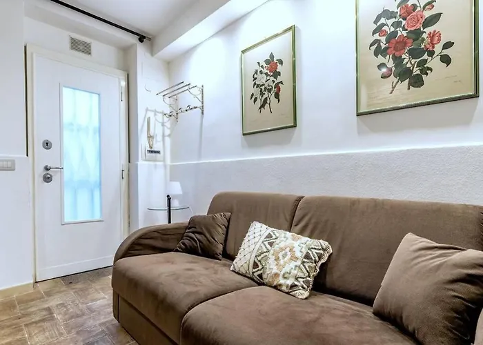 Lovely Ground Floor Colosseo Wi-fi Ac Apartman