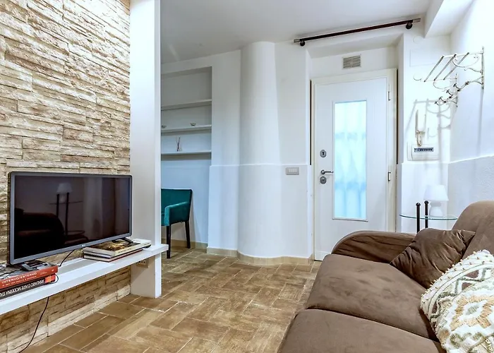 Lovely Ground Floor Colosseo Wi-fi Ac Apartman *