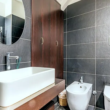Lovely Ground Floor Colosseo Wi-fi Ac Apartment