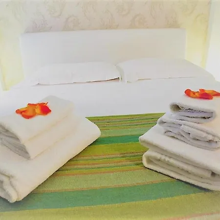Lovely Ground Floor Colosseo Wi-fi Ac Apartment